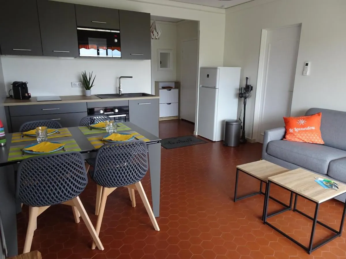 Appartement T3 150 m de la plage, climatisation, piscine et parking privatif - Le Lavandou France