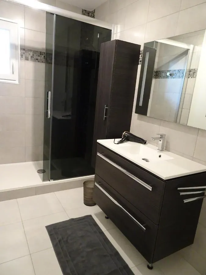 Appartement T3 150 m de la plage, climatisation, piscine et parking privatif - Le Lavandou