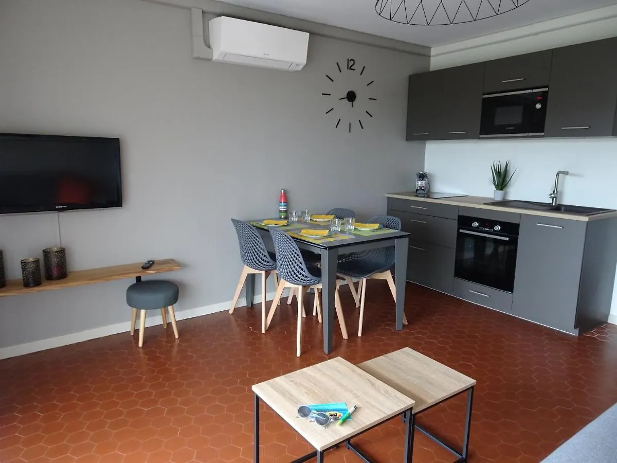 T3 150 m de la plage, climatisation, piscine et parking privatif - Le Lavandou Appartement